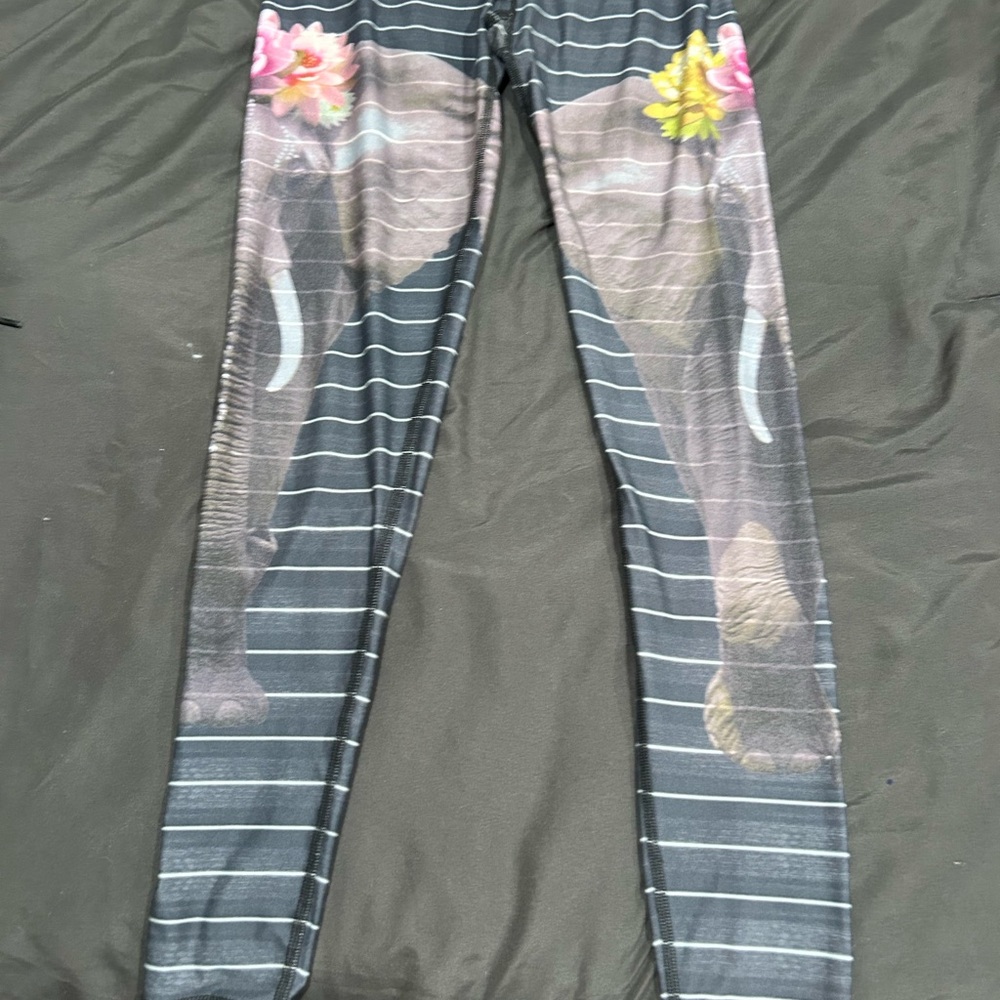 Teeki Love the Elephant Hot Yoga Pants Leggings Medium - Picture 4 of 7